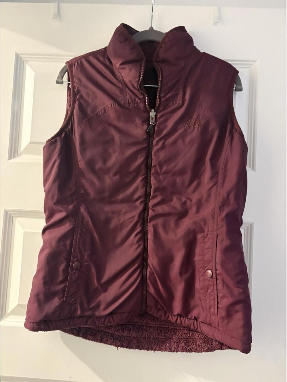 The North Face MaroonWomen Reversible Full Zip Quilted Vest Mossbud Swirl Size M